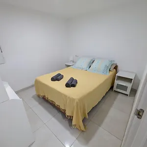 Familias A 50 Metros De La Playa , Roses Espagne