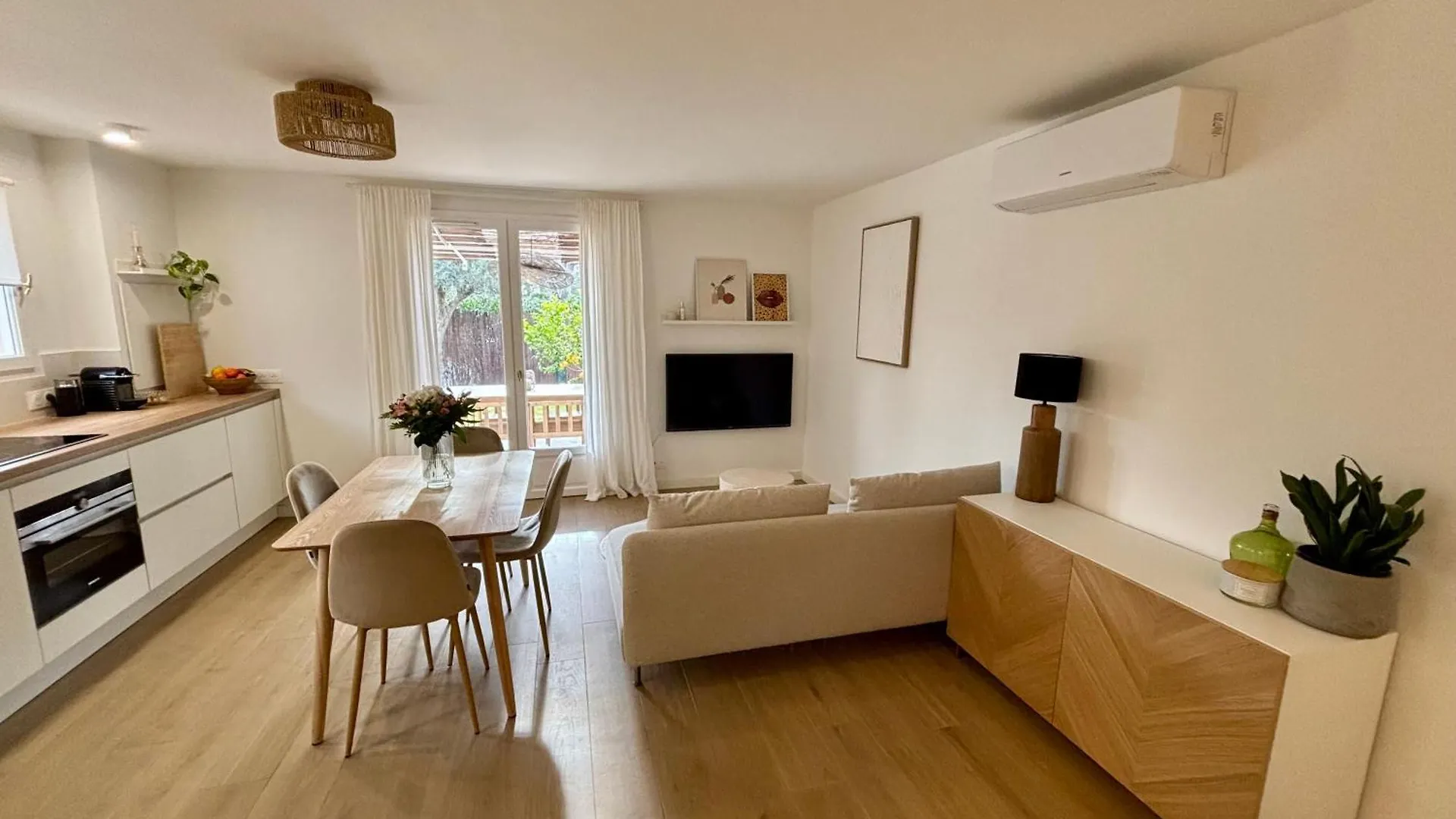 Bastidon Paisible Dans Residence Avec Piscine Frejus France